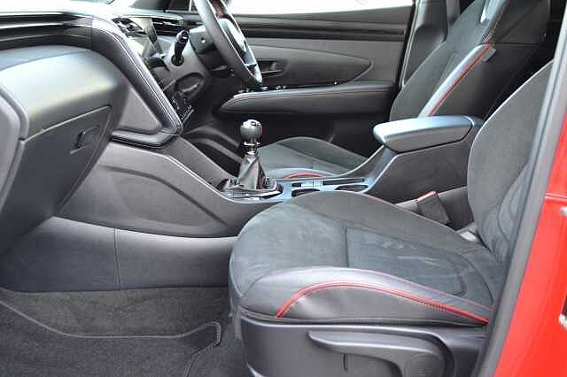 Hyundai TUCSON 1.6 TGDI N LINE S, STUNNING EXAMPLE OF THIS SPORTY SUV Engine Red