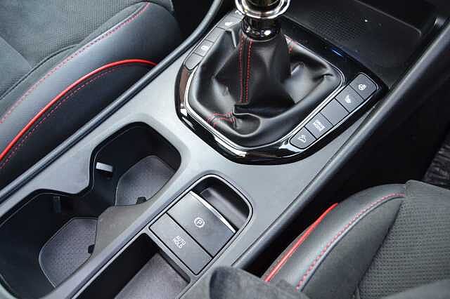 Hyundai TUCSON 1.6 TGDI N LINE S, STUNNING EXAMPLE OF THIS SPORTY SUV Engine Red