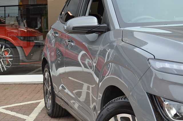 Hyundai KONA 39KWH PREMIUM AUTO, FIRST CLASS EXAMPLE OF THIS BEST SELLER, ONLY 16,483 MILES