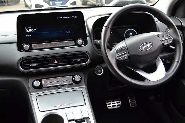 Hyundai KONA 39KWH PREMIUM AUTO, FIRST CLASS EXAMPLE OF THIS BEST SELLER, ONLY 16,483 MILES