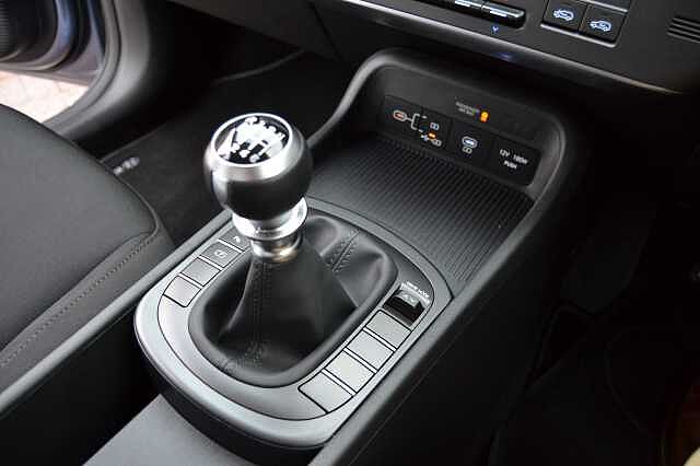 Hyundai KONA 1.0T 100 Advance 5dr