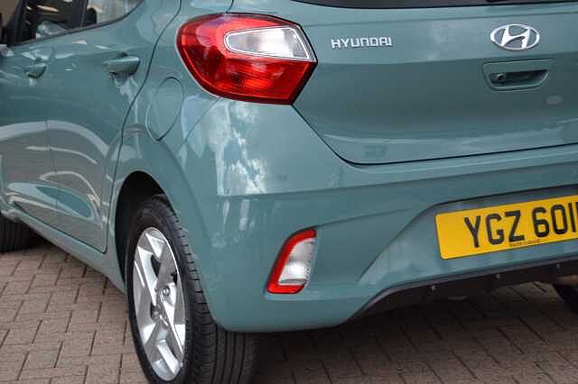 Hyundai i10 1.0 SE CONNECT AUTO, FULL SERVICE HISTORY ONLY 3582 MILES