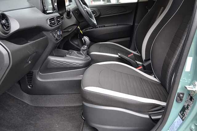 Hyundai i10 1.0 SE CONNECT AUTO, FULL SERVICE HISTORY ONLY 3582 MILES