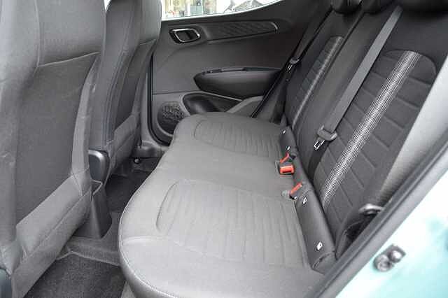 Hyundai i10 1.0 SE CONNECT AUTO, FULL SERVICE HISTORY ONLY 3582 MILES